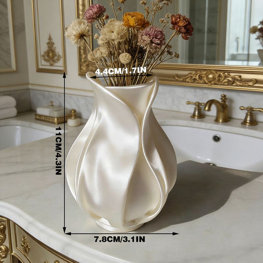 3D printed petal vase, silk white V1195-VYY0079