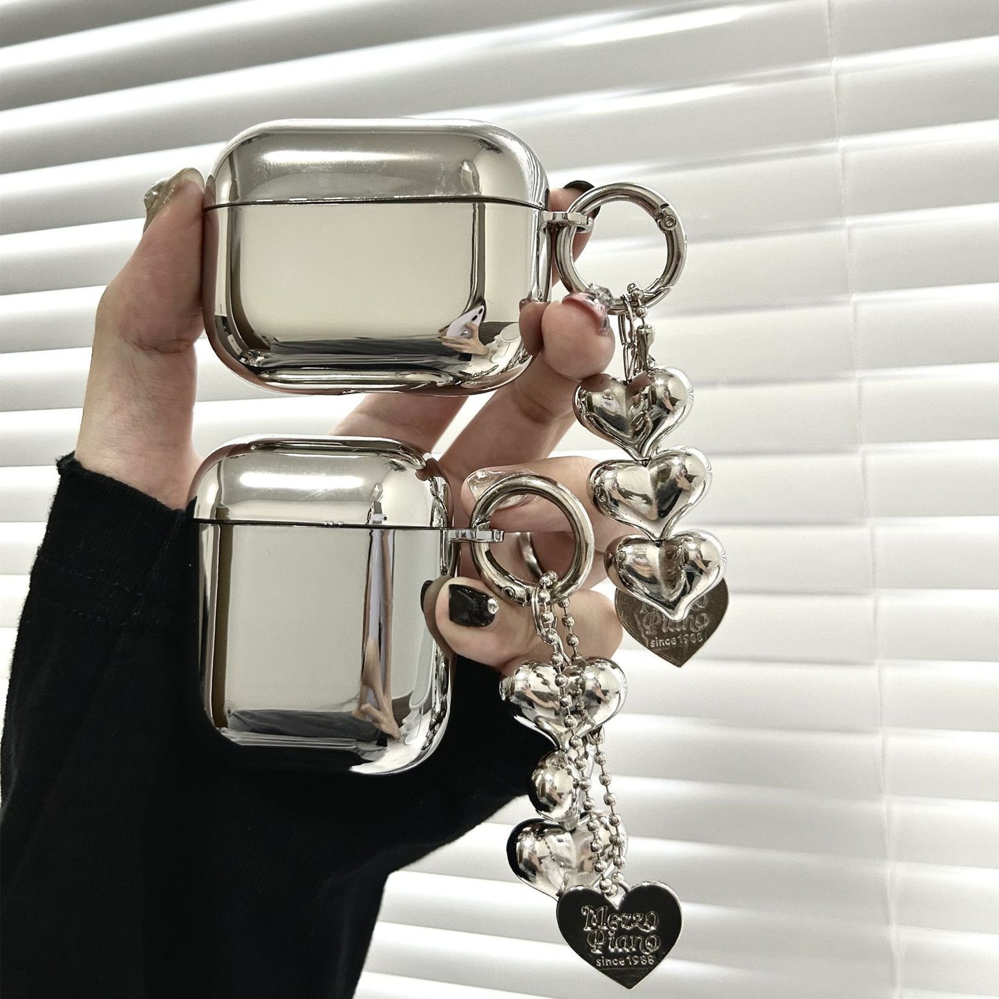 Electroplated 3D Heart + Bracelet Apple AirPods 4 V1221-ELECTROPLATED-3D-HEART-BRACELET-APPLE-AIRPODS-4