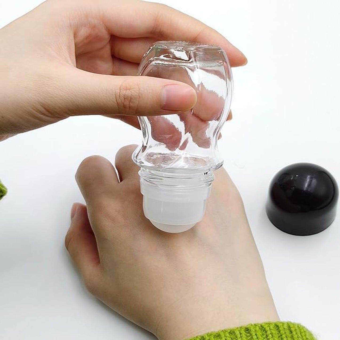 2PCS Glass Empty Roller Bottles with Plastic Roller Ball, Deodorant Roll On Bottles Containers Leak Proof V1258-DP02-D-231