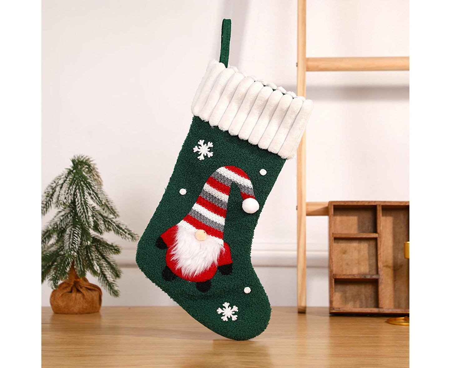 Christmas Stocking Embroidered Old Man Lightweight Cartoon Xmas Gift Candy Bag babies Gift-Green V1263-JX-554