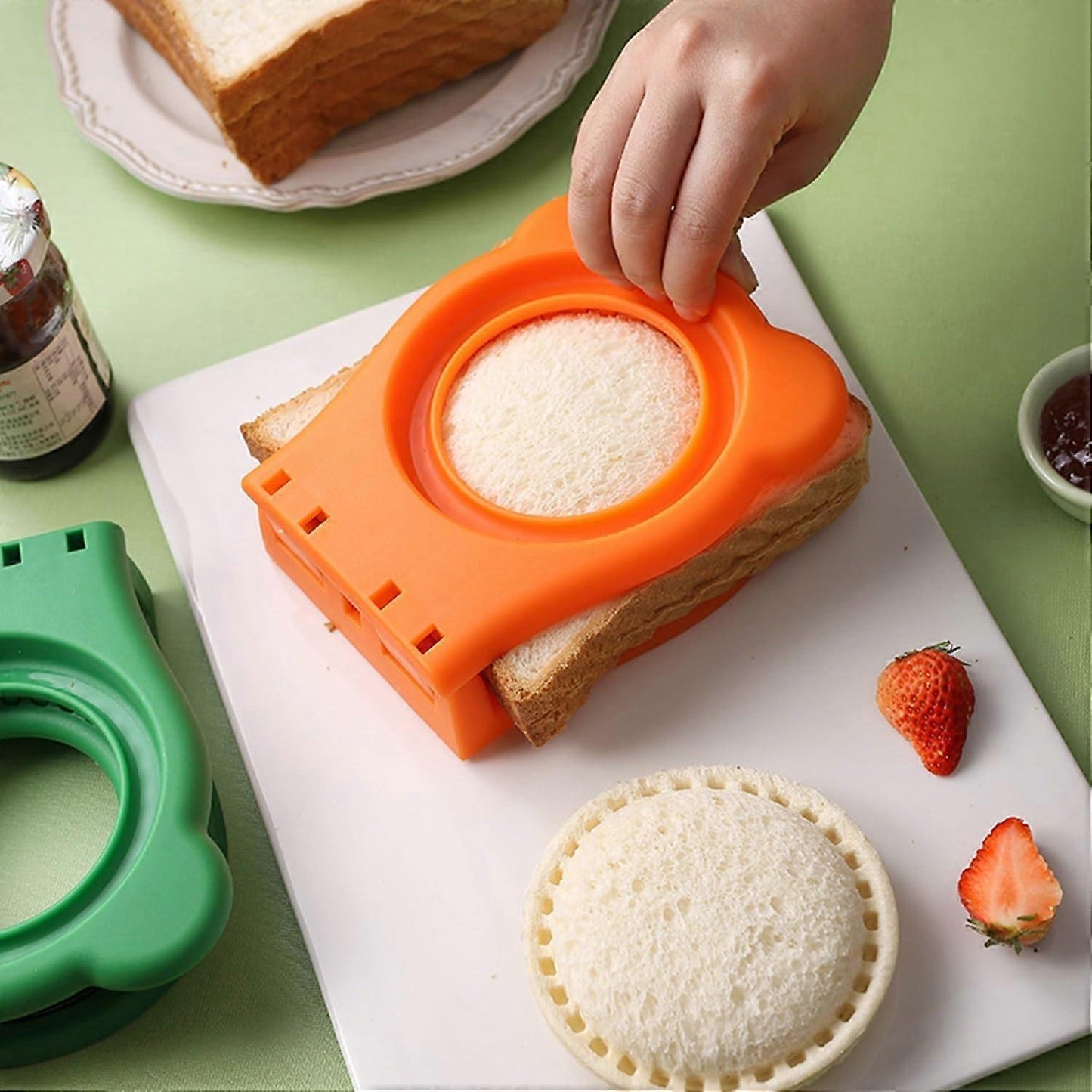 Green Sandwich Cutter and Sealer Stainless Steel Decruster Bread Maker for Babies V1263-JX-5549