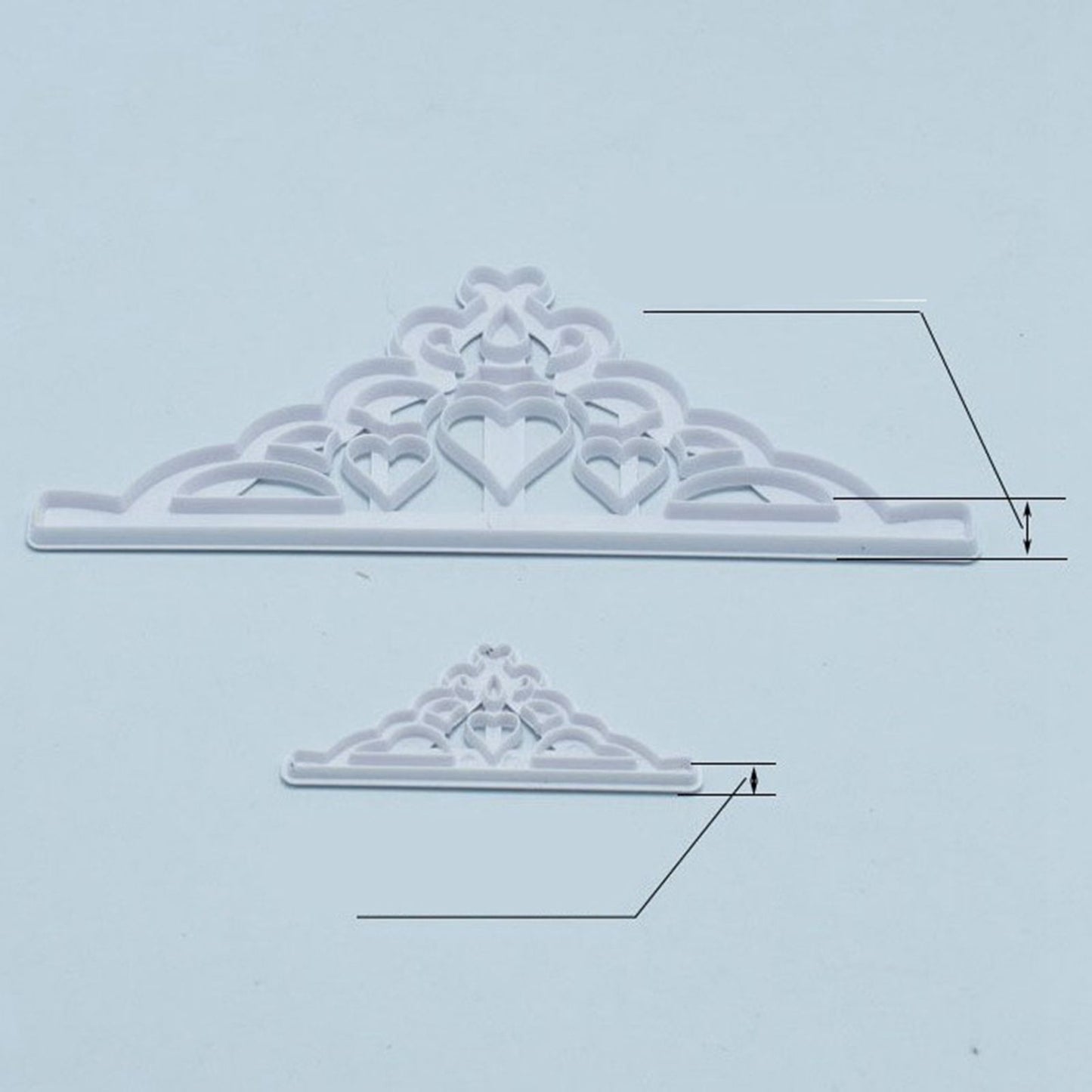 2 Pcs Crown Cutters Set Princess Crown Mold Tiara Cutter Cake Decorating Mold for DIY Birthday Party Dinner V1294-YM0512-3118220261211