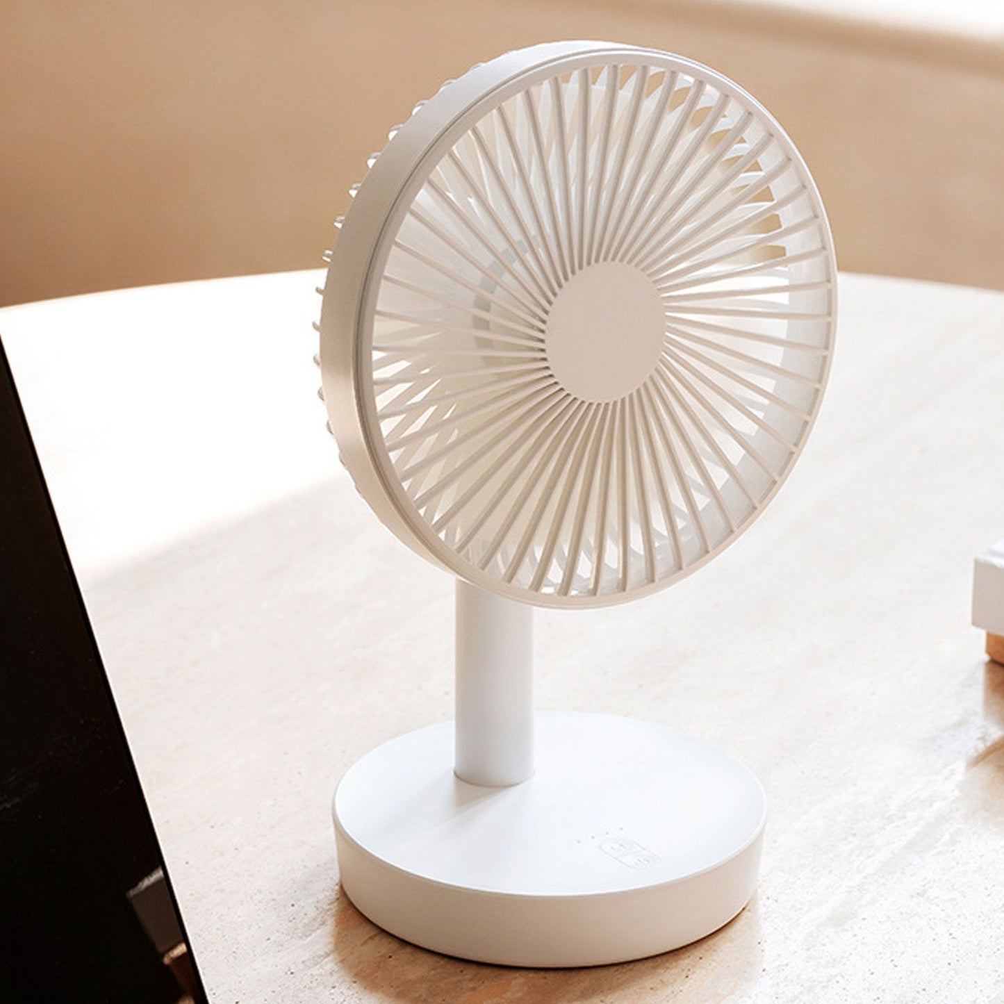 3 Speed USB Desktop Oscillating Fan 5 Blade Gentle Wind Small Personal Desk Fan with Automatic Moving Head V1294-YM0523-3113220050011