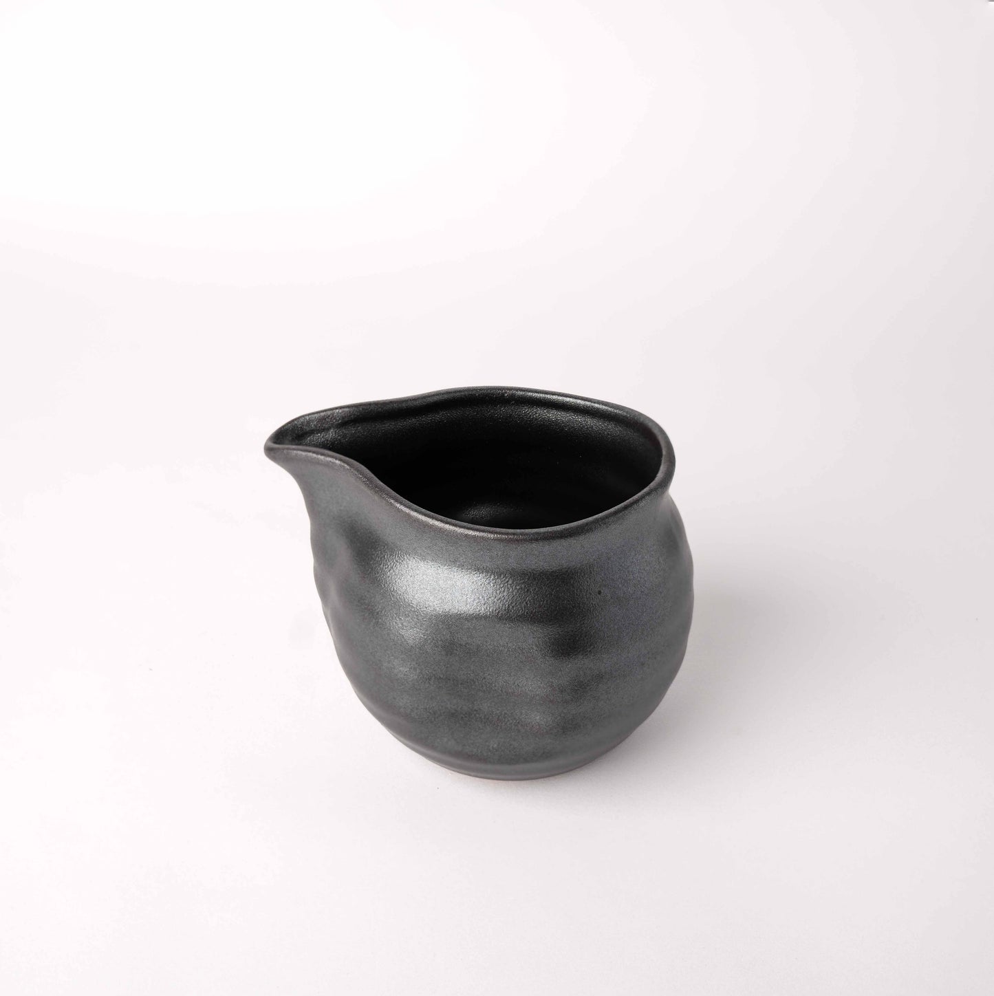 Pourer 410ml Metallic Black V637-C0335