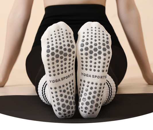 Black (3-Pack) Unisex Striped Non-Slip Grip Socks - Cotton Crew Socks for Yoga, Pilates & Home Workouts V888-ELOSUNG38131
