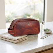Leather Toiletry Bag for Men Leather Unisex Make-up Bag Travel Dopp Kit V1003-AARO-WB09