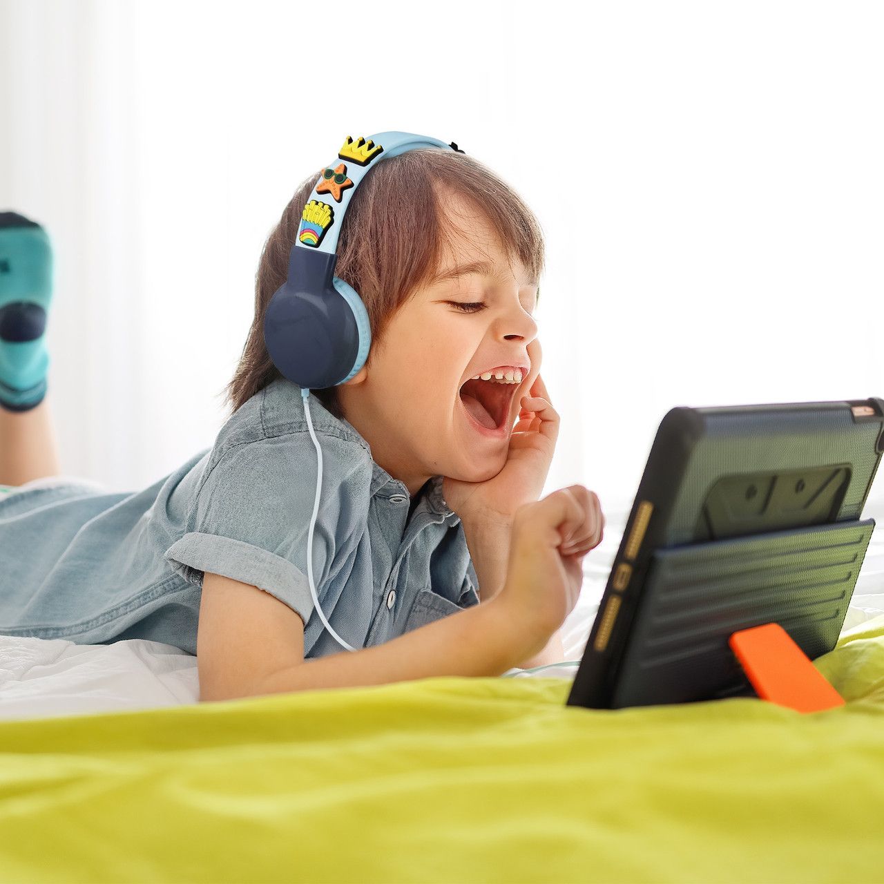 Laser Kids Wired Headphones with Charms Blue V1031-HP-KW26BL-001