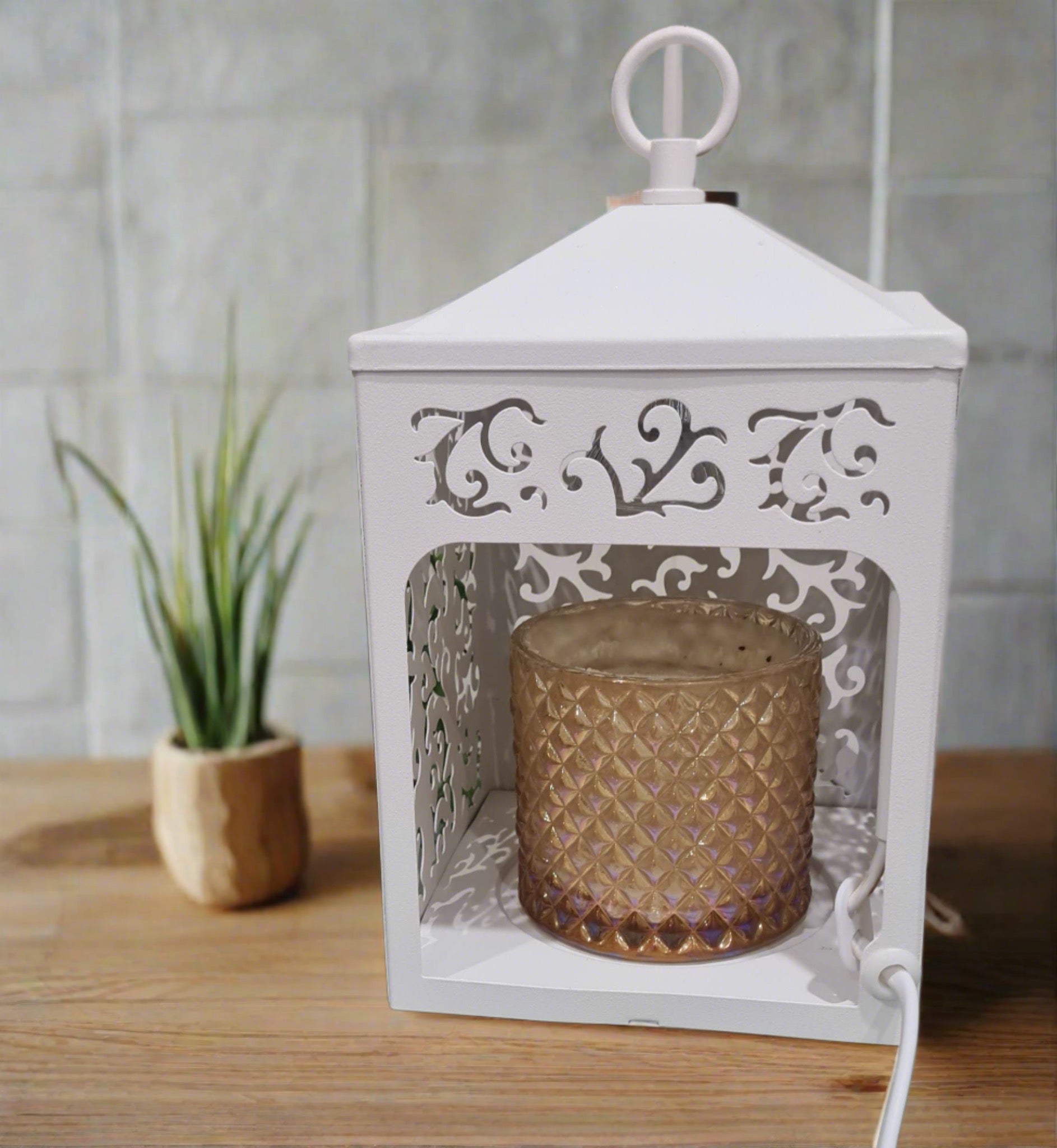 White Cottage Lantern V1049-CLWHT