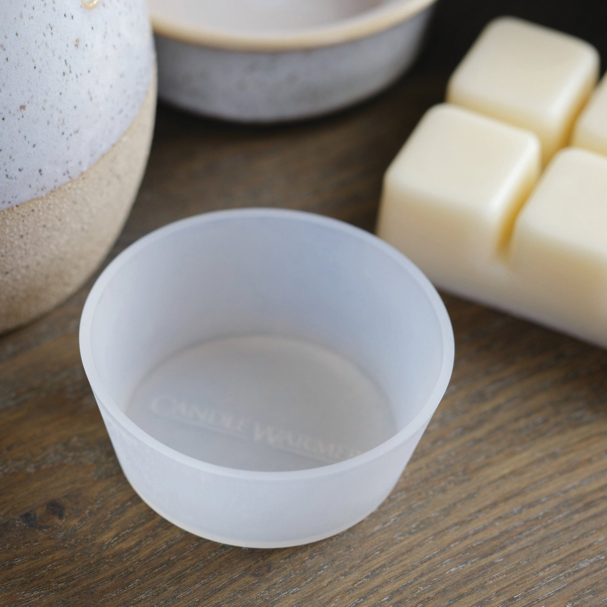 Flip Dish - Small V1049-FLIP1