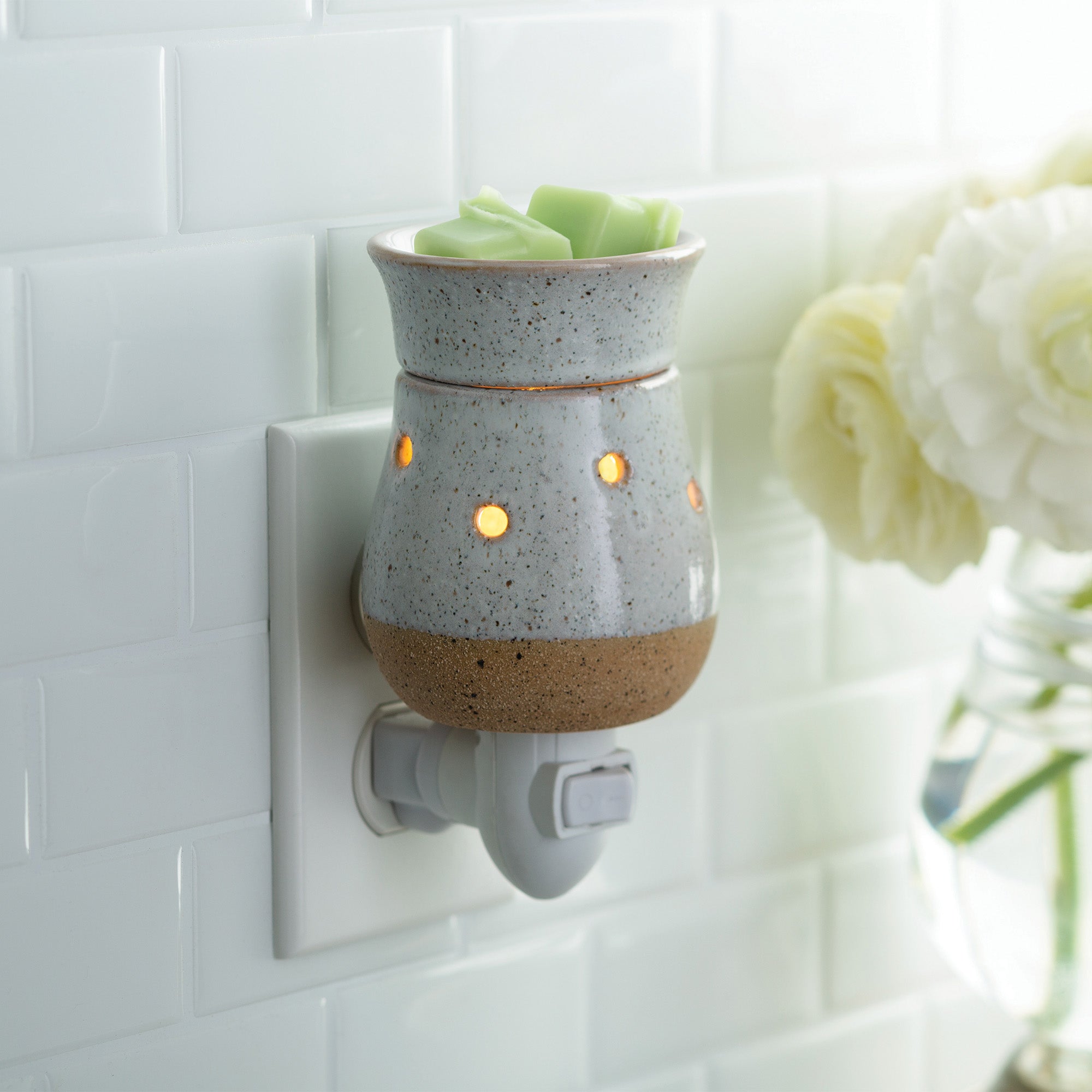 Rustic White Pluggable Warmer V1049-PIRWH