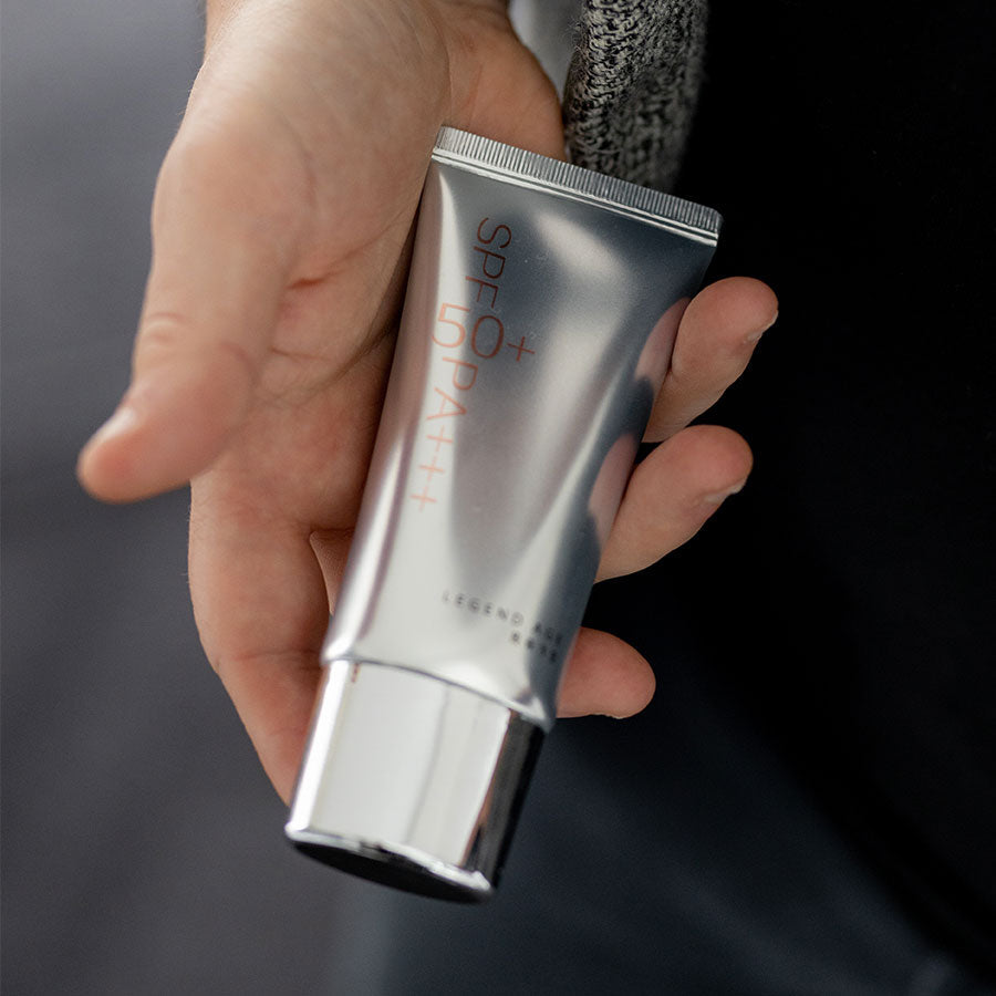 Brightening Sunscreen | SPF 50+ | PA+++ | No White Cast | Nourishing V1052-LA-SUNSCREEN