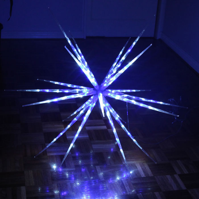 Samland 160 LED Blast Ice Star Ball Christmas Light Decoration in Blue & White V1060-160BALL-BW