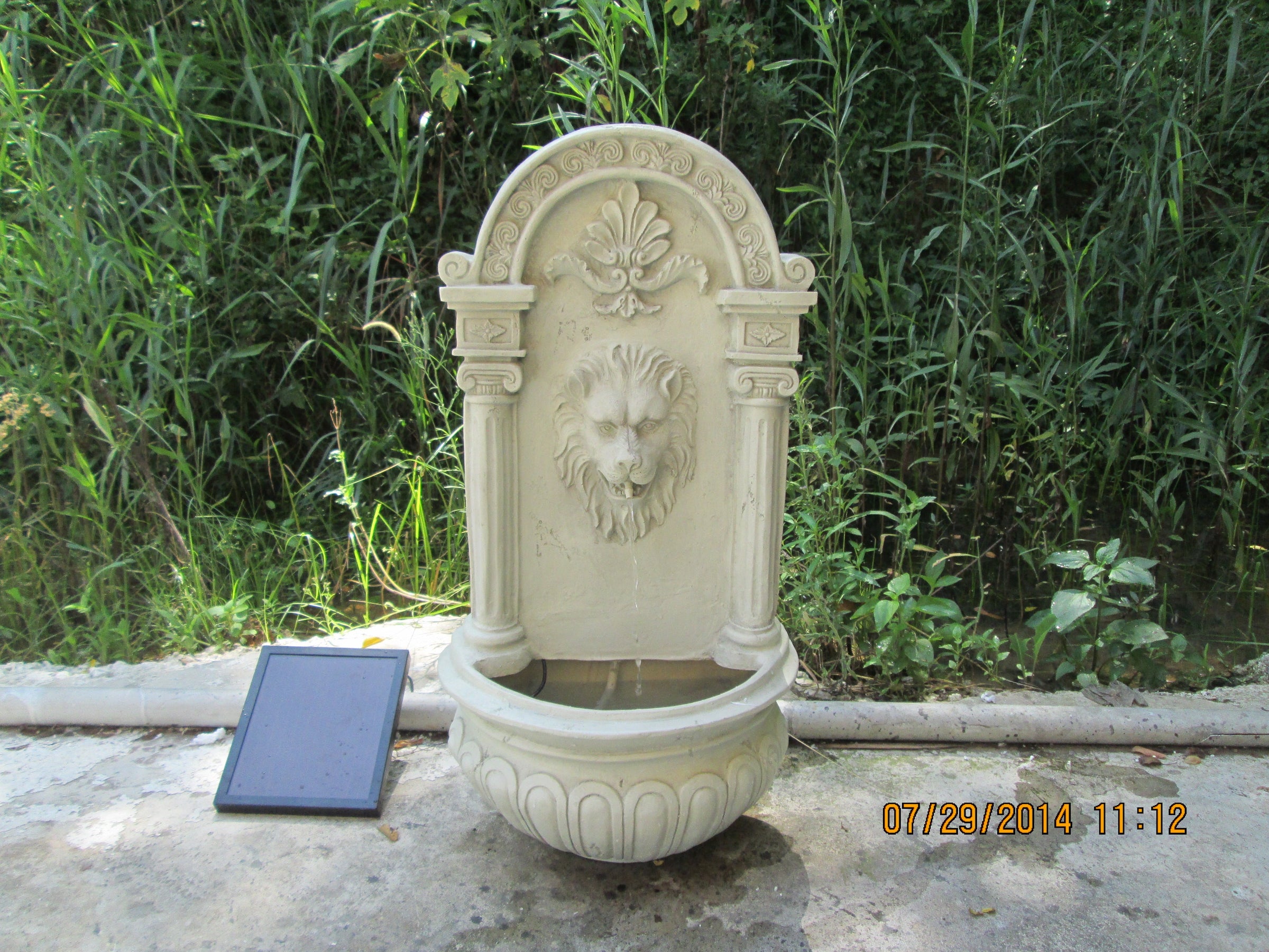 Samland SOLAR DECORATIVE LION WALL WATER FOUNTAIN FEATURE V1060-F811