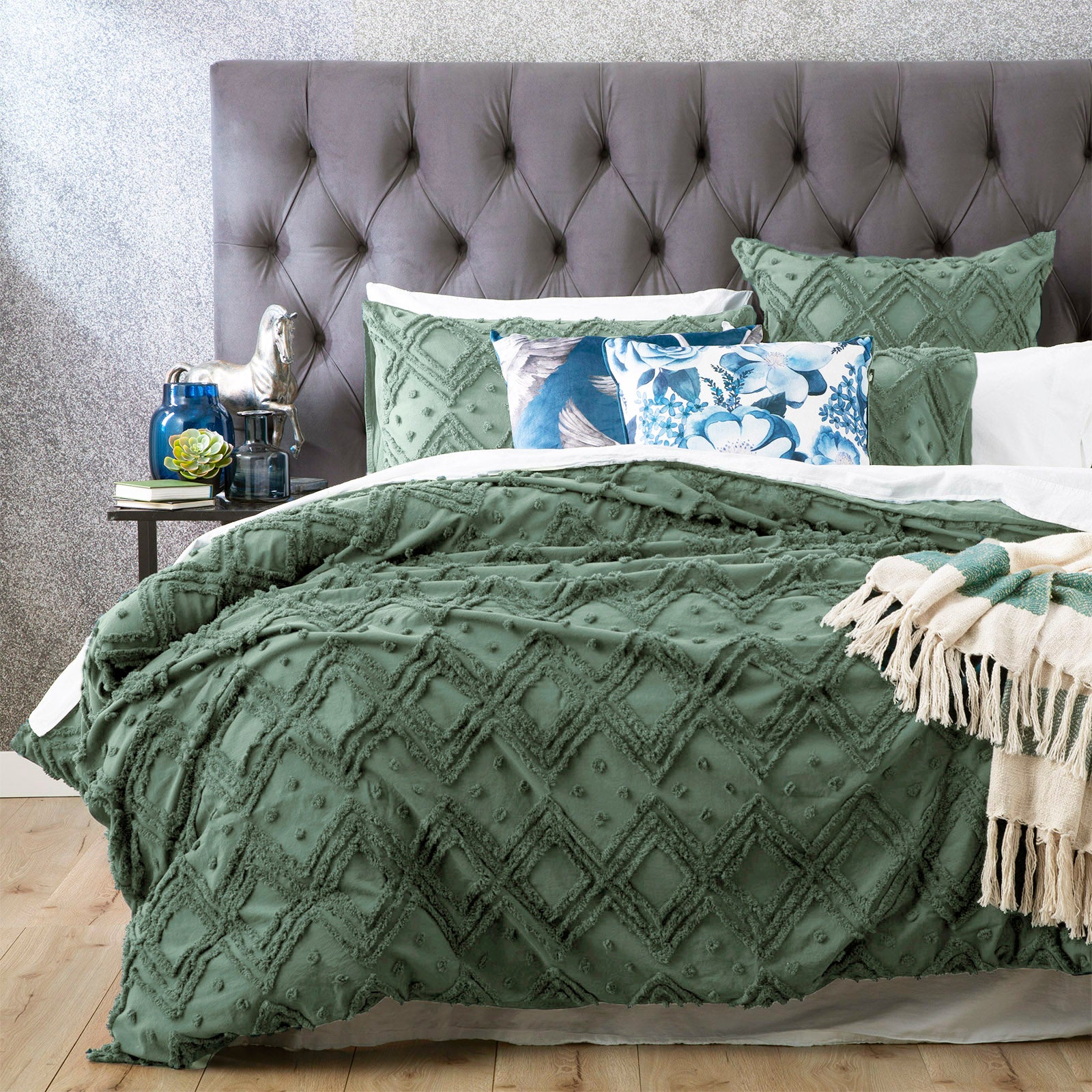 Medallion Sage Cotton Vintage Washed Tufted Quilt Cover set European P/Case by Park Avenue V107-SH319490