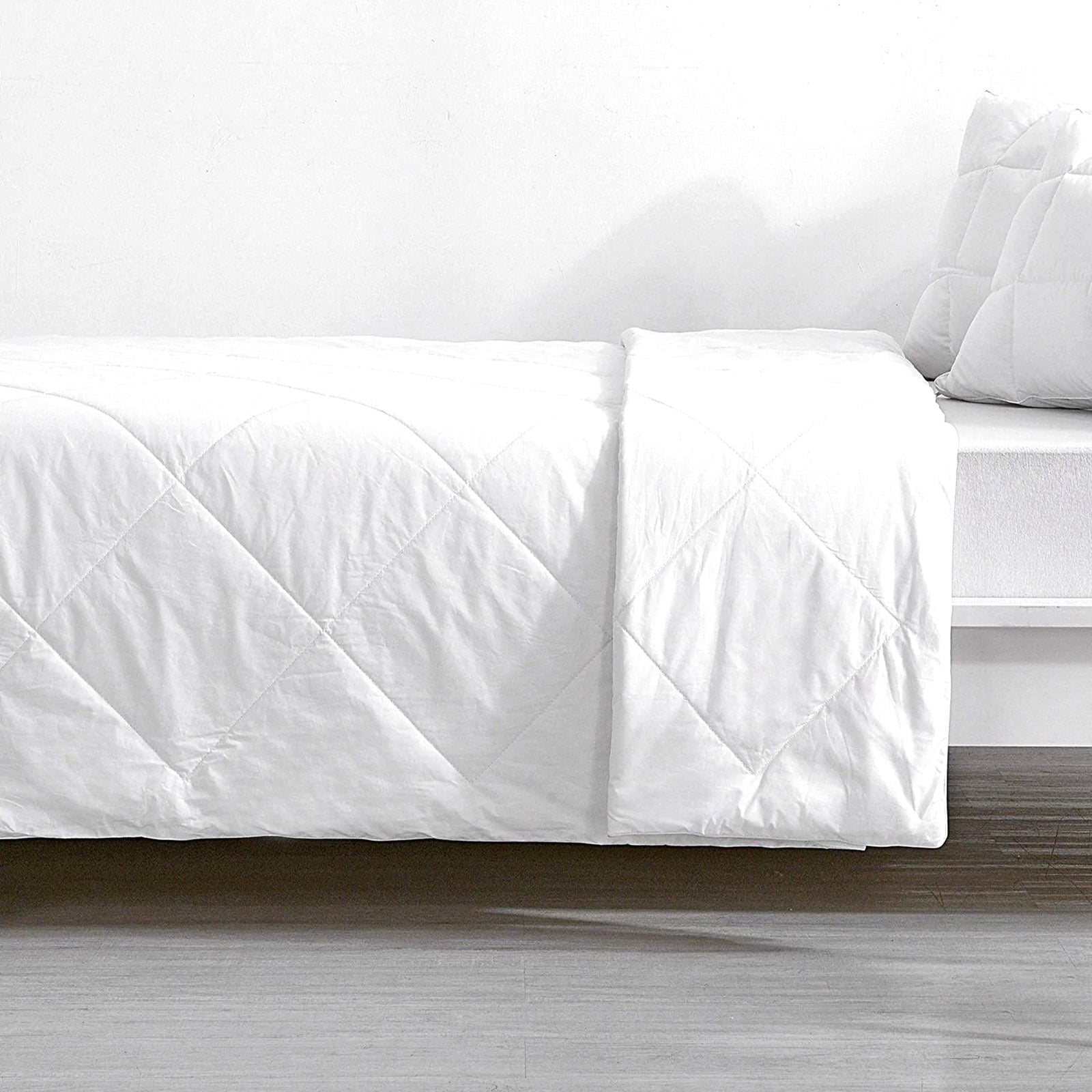 Premium Light Weight All Cotton Quilt by Renee Taylor Single V107-SH324040