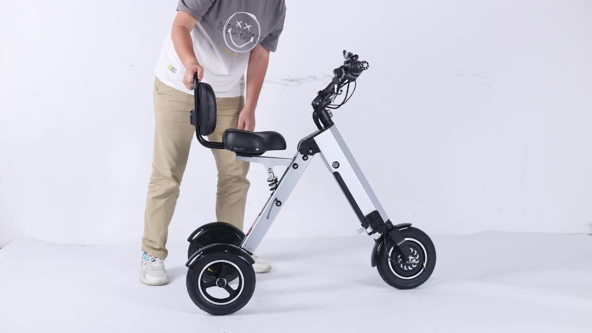 Foldable Electric Tricycle Lightweight Electric Scooter Home Electric Mobility - Silver - Size 36V8A250W