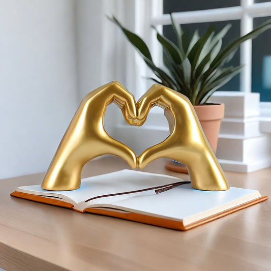 GOLD Elegant Heart-shaped Sculpture: Pure lines capture love, accompanying you in writing tender everyday V1102-SSAXBJ001