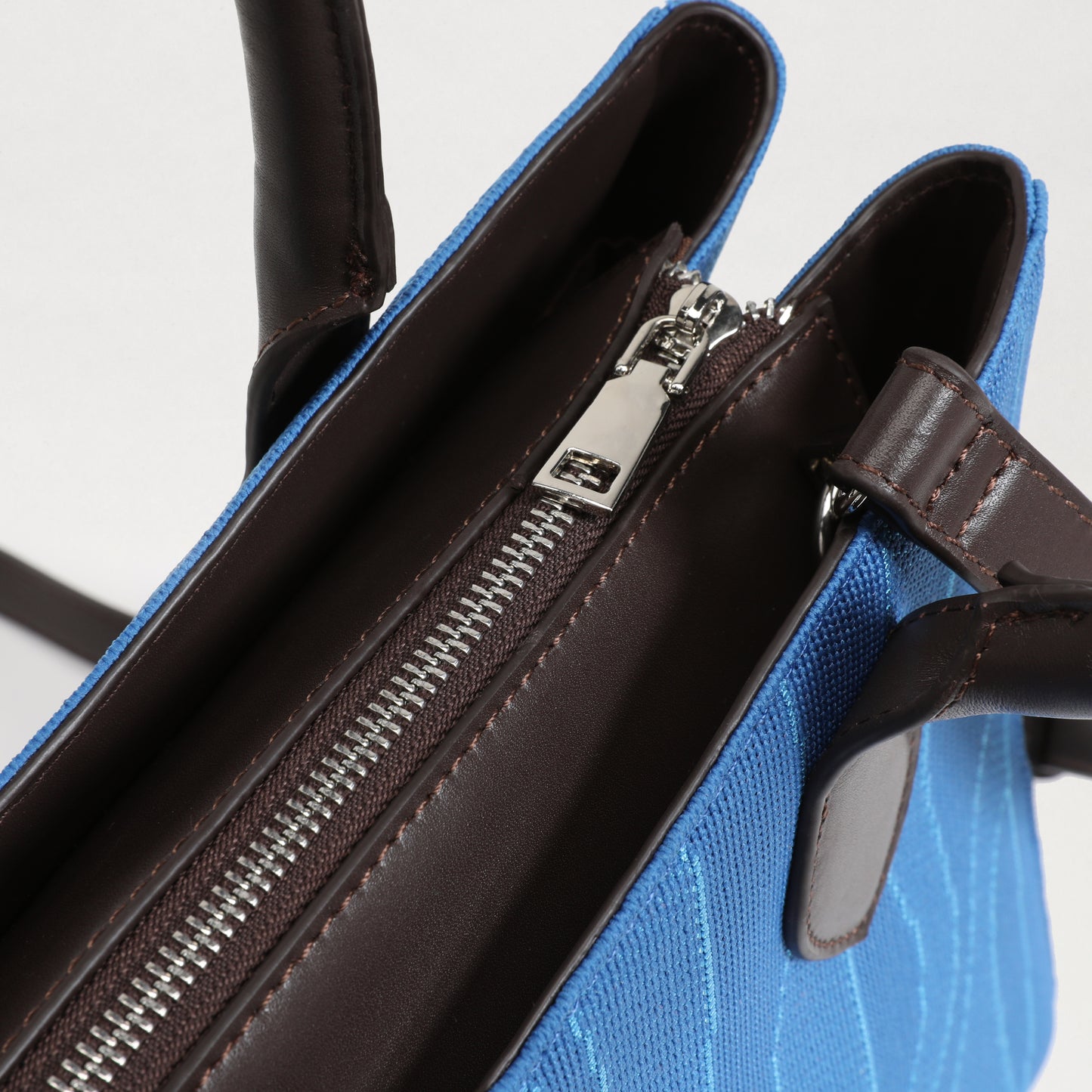 Color-contrast leather shoulder bag | 3D woven pattern small tote, one bag for commuting and shopping V1106-HEBB-001