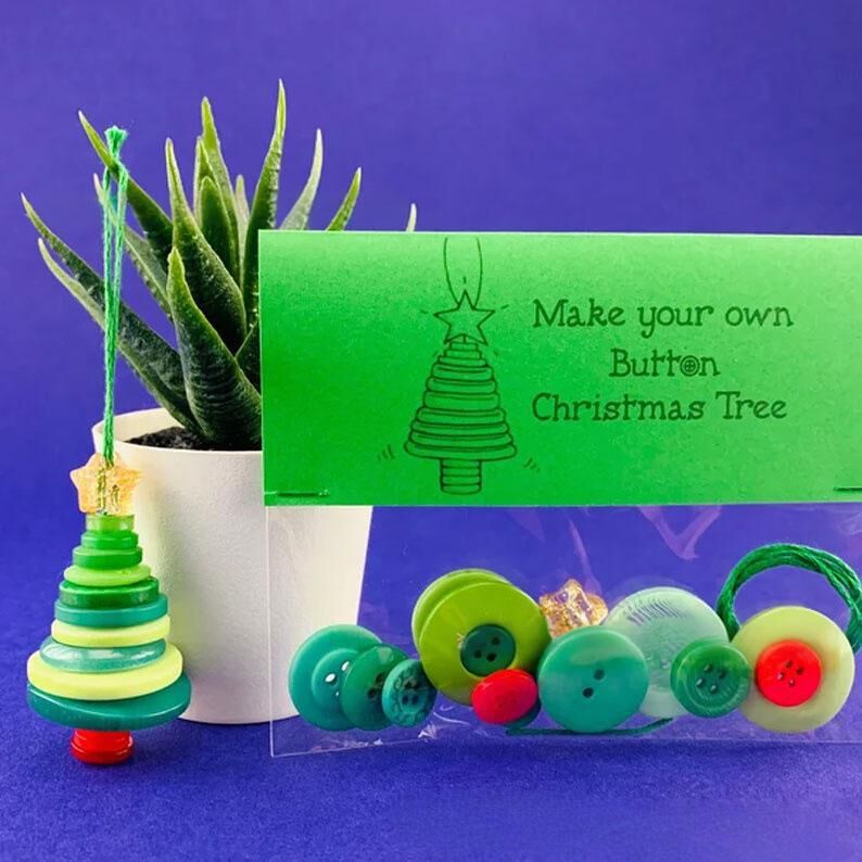 Christmas gift Christmas Button Ornament - Festive Santa Design Craft Kit (Snowman) V1107-BUTTON CHRISTMAS ORNAMENT-SNOWMAN