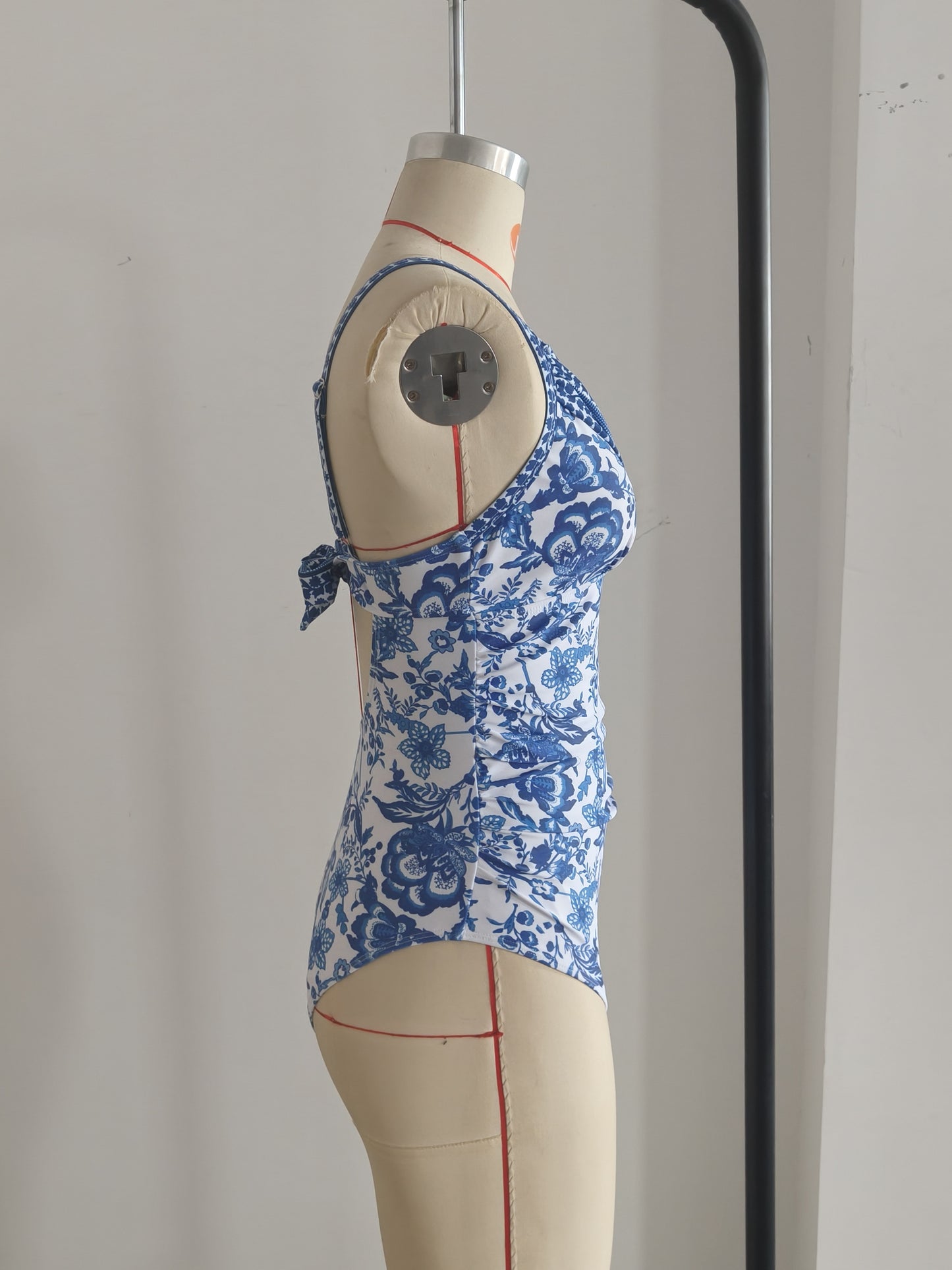 Elegant Chinese-Inspired Printed Bathing Suit With Eye-catching Blue And White Motif Size L V1119-SSB044-ELEGANT-CHINESE-INSPIRED-PRINTED-SWIMWEAR-SIZE-L