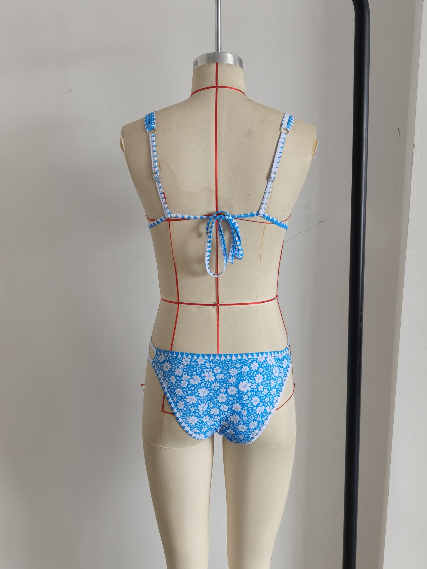 Adjustable Strap Blue Floral Print Swimwear Set Size L V1119-SSB066-BLUE-FLORAL-PRINT-SWIMWEAR-SIZE-L