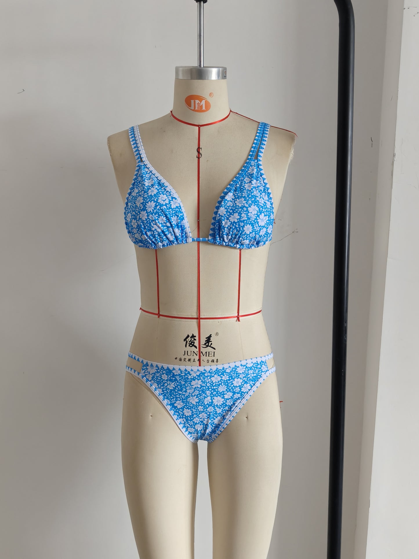Adjustable Strap Blue Floral Print Swimwear Set Size M V1119-SSB066-BLUE-FLORAL-PRINT-SWIMWEAR-SIZE-M