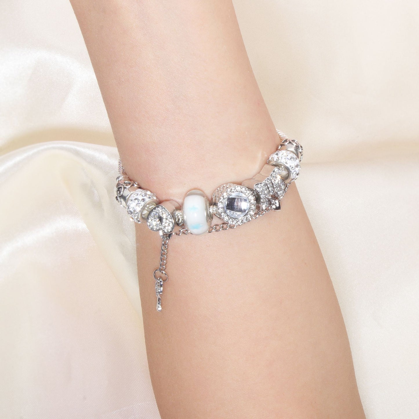Classic Rhinestone-Inlaid Glass Bead Dreamcatcher Bracelet(silver-18cm) V1132-NSSL57-SILVER-18