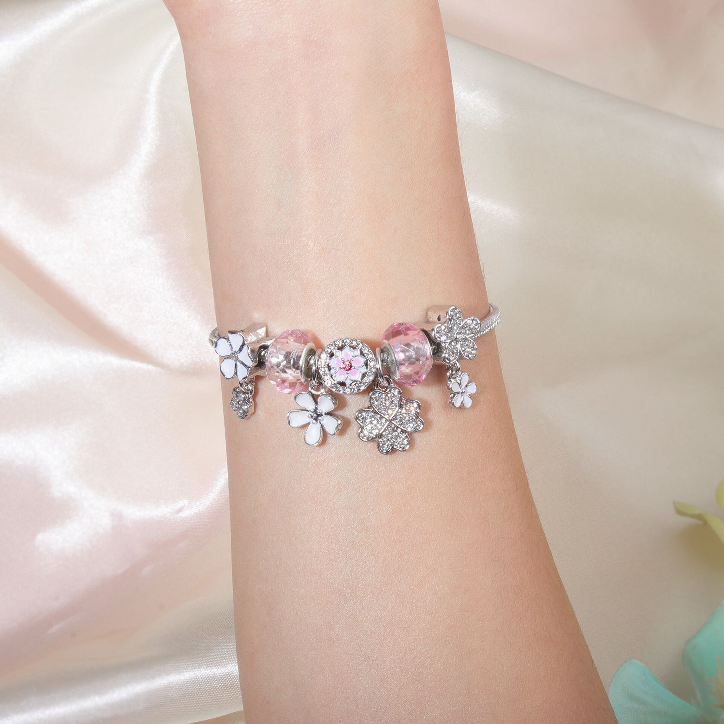 Chic Camellia Bead Charm DIY Bracelet with Crystal(white flower-19cm) V1132-NSSL60-WHITE FLOWER-19