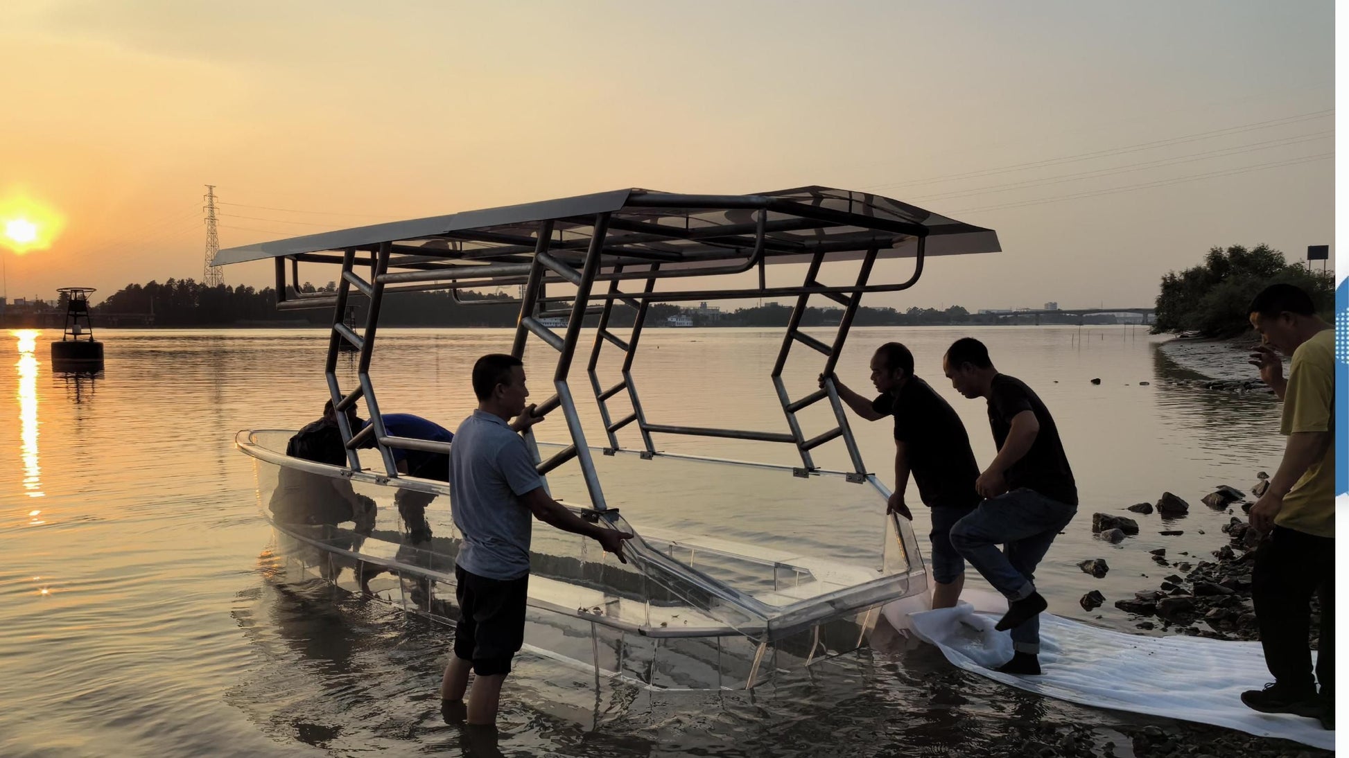5.6m (12-Person) Smart Electric Power Transparent Boat V1184-12-PERSON-SMART-ELECTRIC-POWER-TRANSPARENT-BOAT