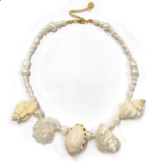 Five vintage-style white conch shell pearl pendant necklace, lightweight jewelry, women's style. V1188-MS-210-055