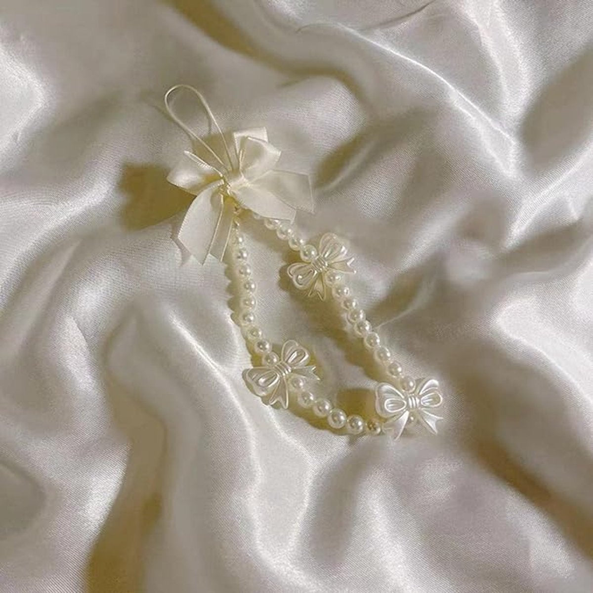 Phone pendant - cute phone chain - aesthetic heart-shaped pearl cord ornament V1188-MS101-00921-1
