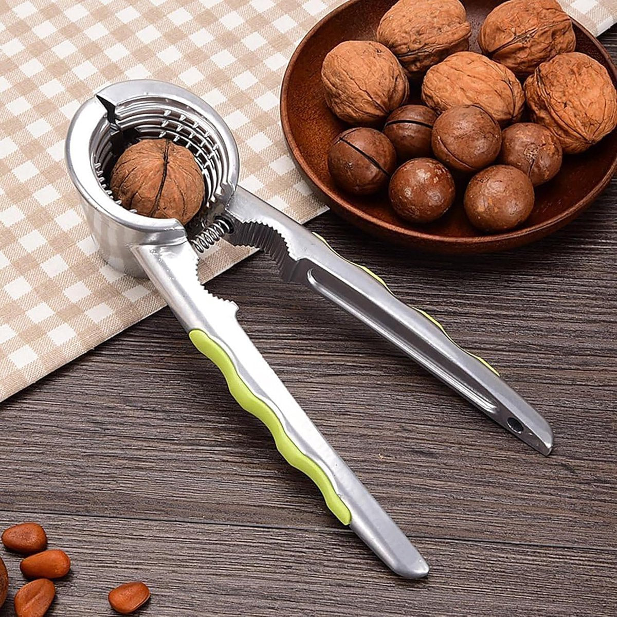 Nutcracker - with non-slip silicone handle - suitable for walnuts, almonds, hazelnuts, and pistachios V1188-MS101-01069-1