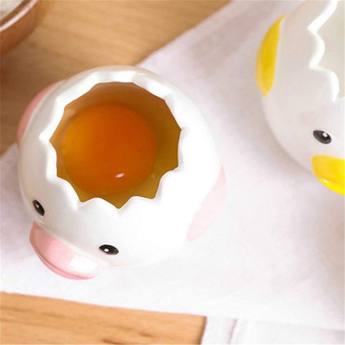 Egg separator - Creative egg separator - Professional Egg Separator - Efficient Egg Separator - Egg Yolk V1188-MS101-01994-1