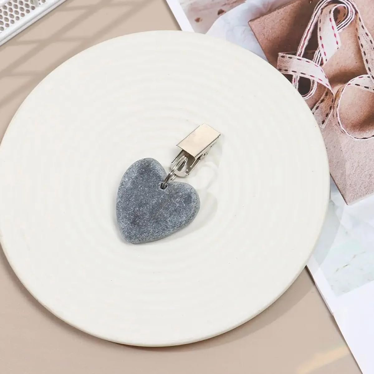 8-pack - Heart-shaped grey tablecloth weights with metal clip - Tablecloth stand and hanger stone V1188-MS101-03391-1
