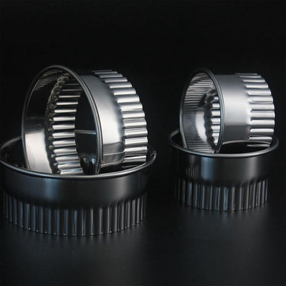 4 Pieces - Cookie Cutter - Round - Cookie Cutters - Cookie Cutters - 75/65/54/43mm - Serrated Edge - Silver - V1188-NK-BOL-160