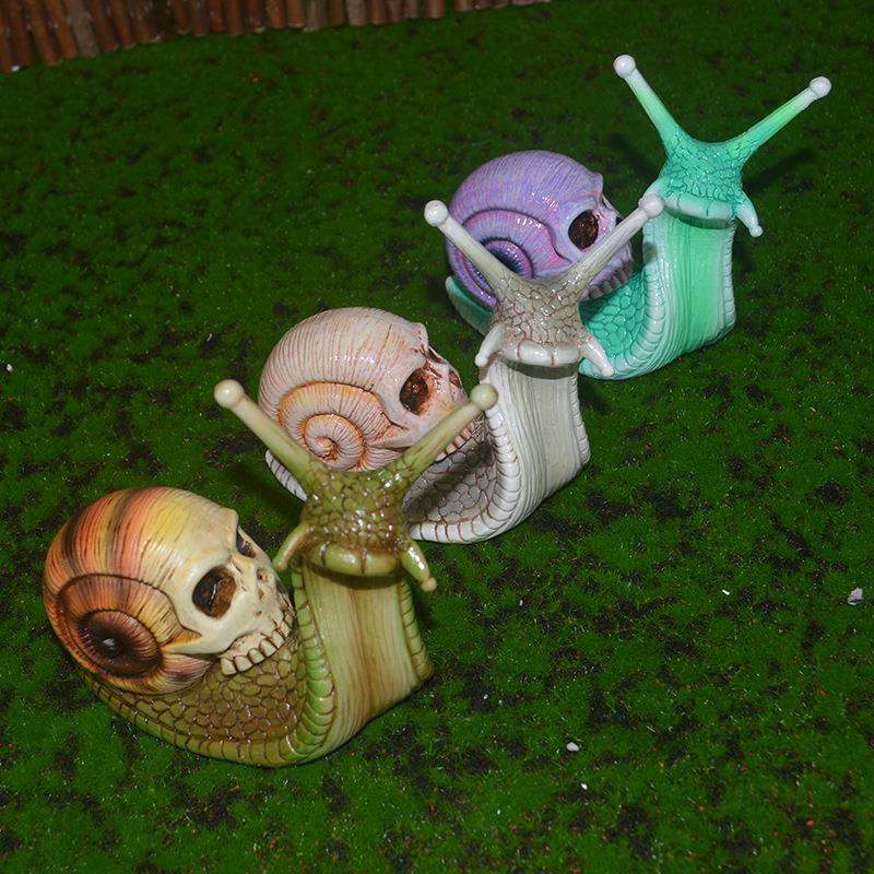 Skeleton Snail Skull Sculpture Gothic Garden Home Decor, 1-Pack V1188-ONE60-13044-1