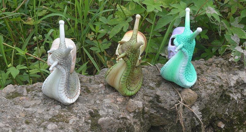 Skeleton Snail Skull Sculpture Gothic Garden Home Decor, 1-Pack V1188-ONE60-13044-1