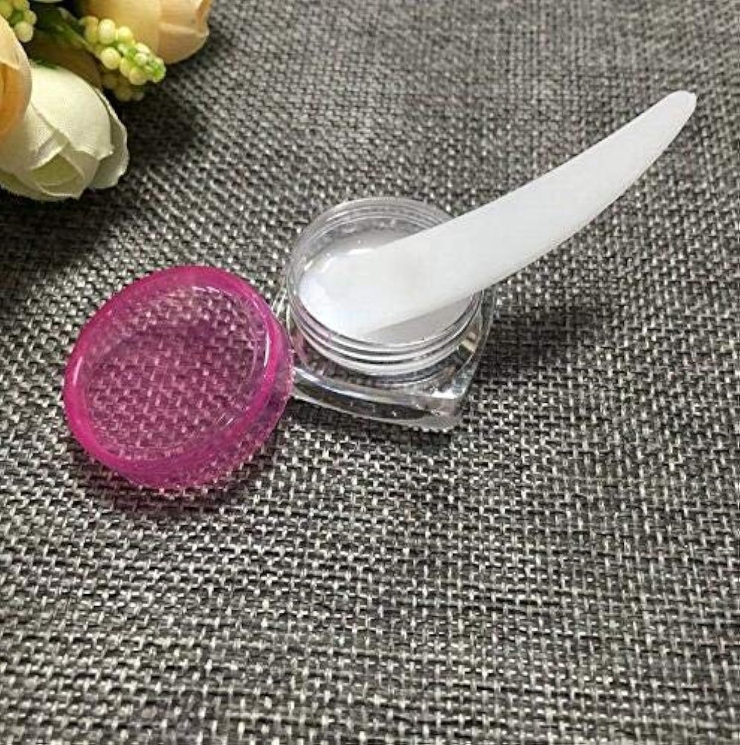 100PCS Disposable Mini Curved Cosmetic Spatula Scoop Makeup Mask Spatula Plastic Spoon,Small Makeup Scoop for V1188-ZC-DLL-1658