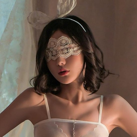 Lace Eye Mask - 4-Pack - V-Shaped - Adjustable - For Masked Balls, Galas, Halloween, Mardi Gras and Cosplay V1188-ZXY-131-871