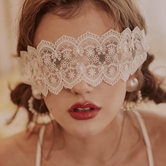 Lace Eye Mask - 4-Pack - V-Shaped - Adjustable - For Masked Balls, Galas, Halloween, Mardi Gras and Cosplay V1188-ZXY-131-871