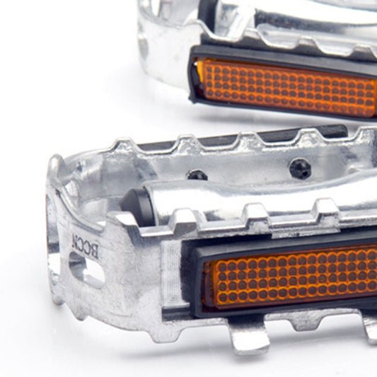 Worgeous 1 Pair of Silver Aluminum Alloy Mountain Bike Pedals with Anti slip Spikes V1189-LWWAL-20260327-03360