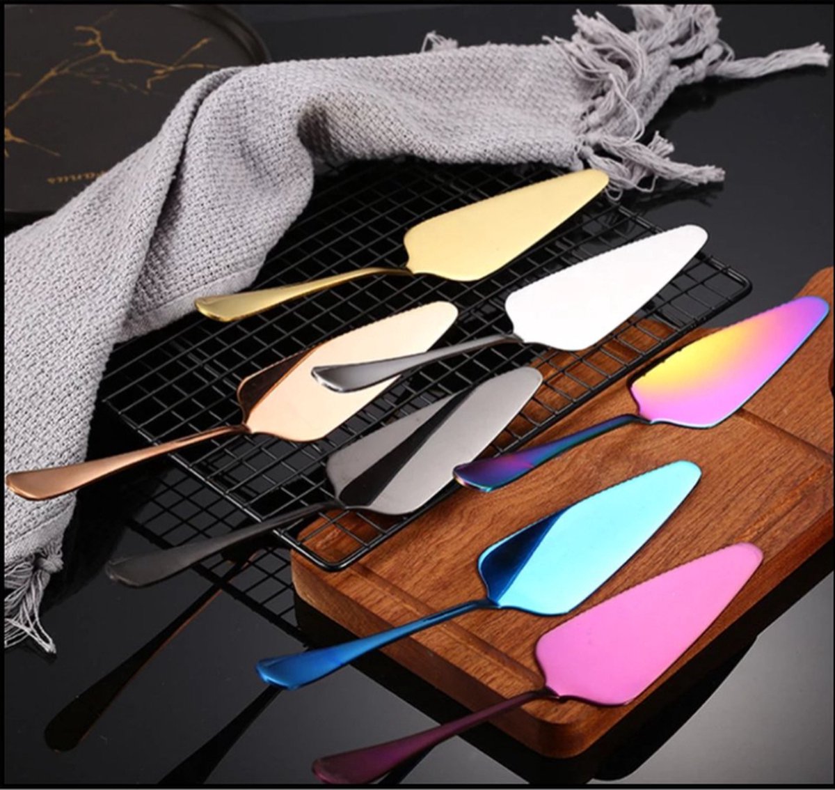 Cake Peel | Pizza Peel | Cake Cutter | Pizza Cutter | With Serrated Edge | Stainless Steel | Bronze V1189-WXFBOL-52-3