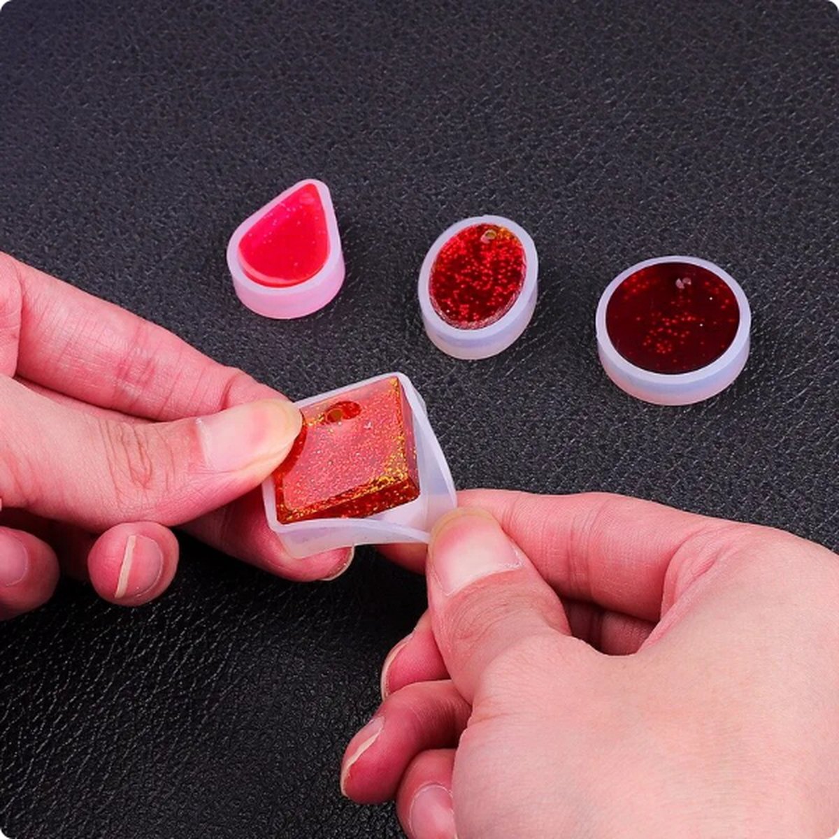 Epoxy molds for pendants - Silicone jewelry mold - Set of 5 V1189-WXFBOL-72-1