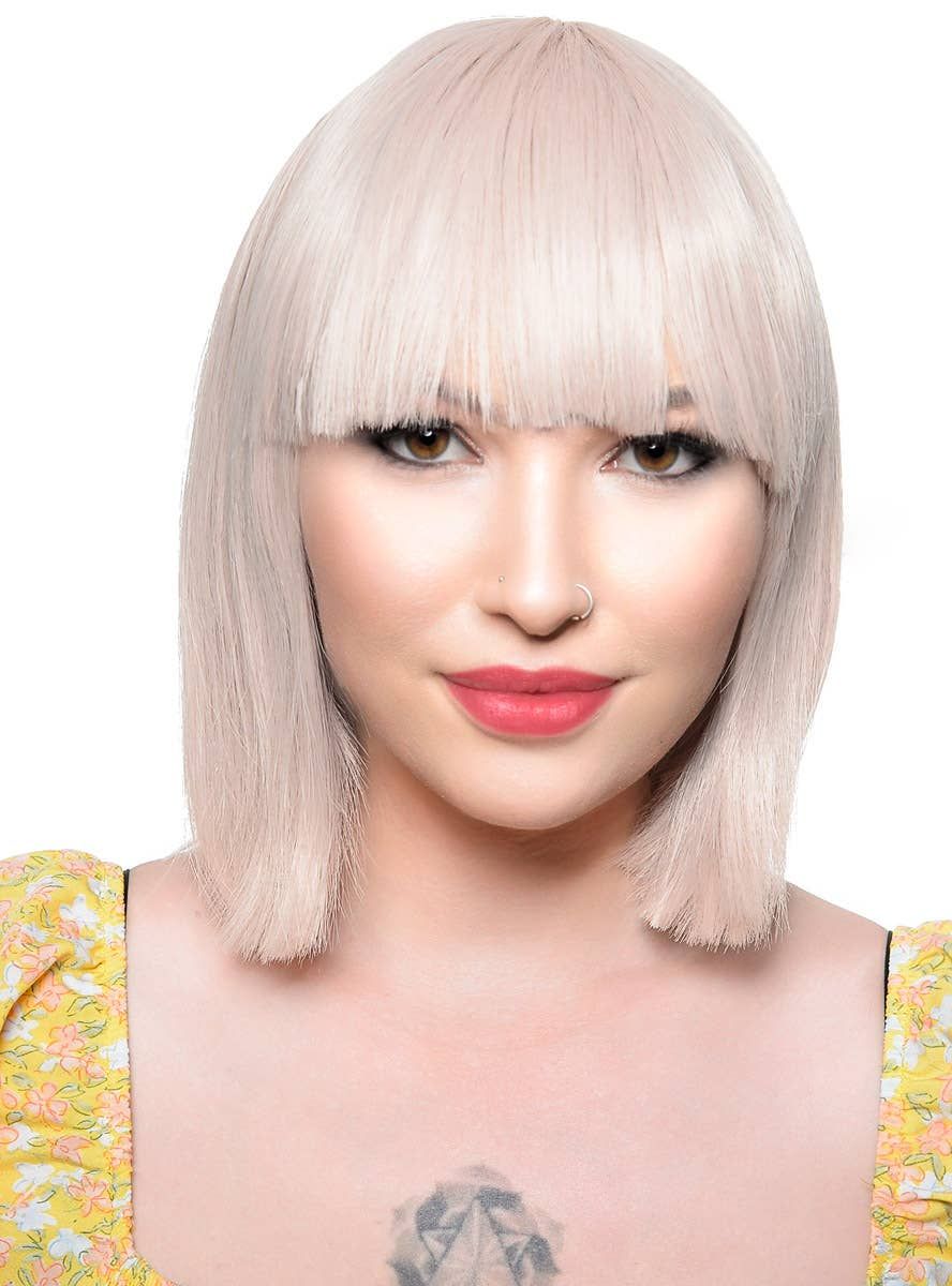 Short Champagne Blonde Heat Resistant Bob Fashion Wig with Fringe V1191-HC-YG-05438