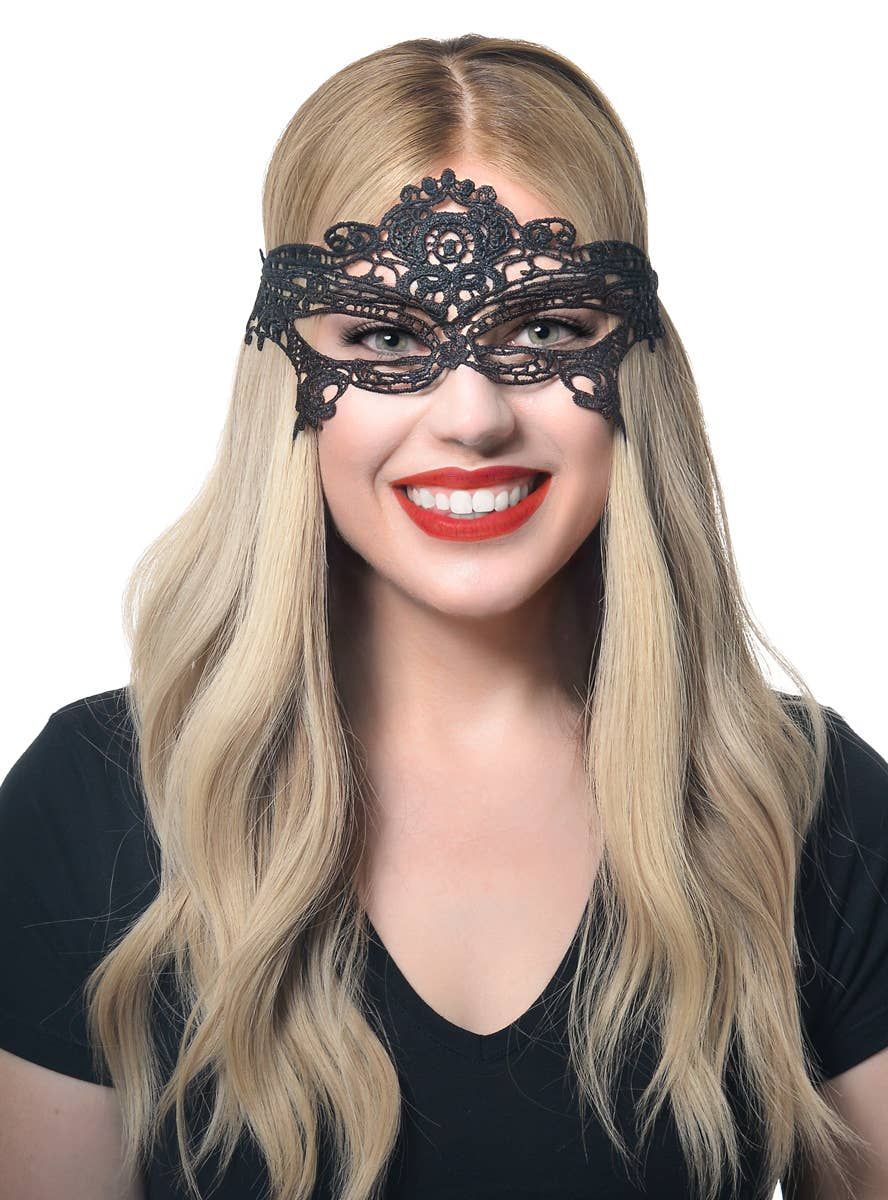 Luxe Black Lace Tie On Womens Masquerade Mask V1191-HC-ZT-04087