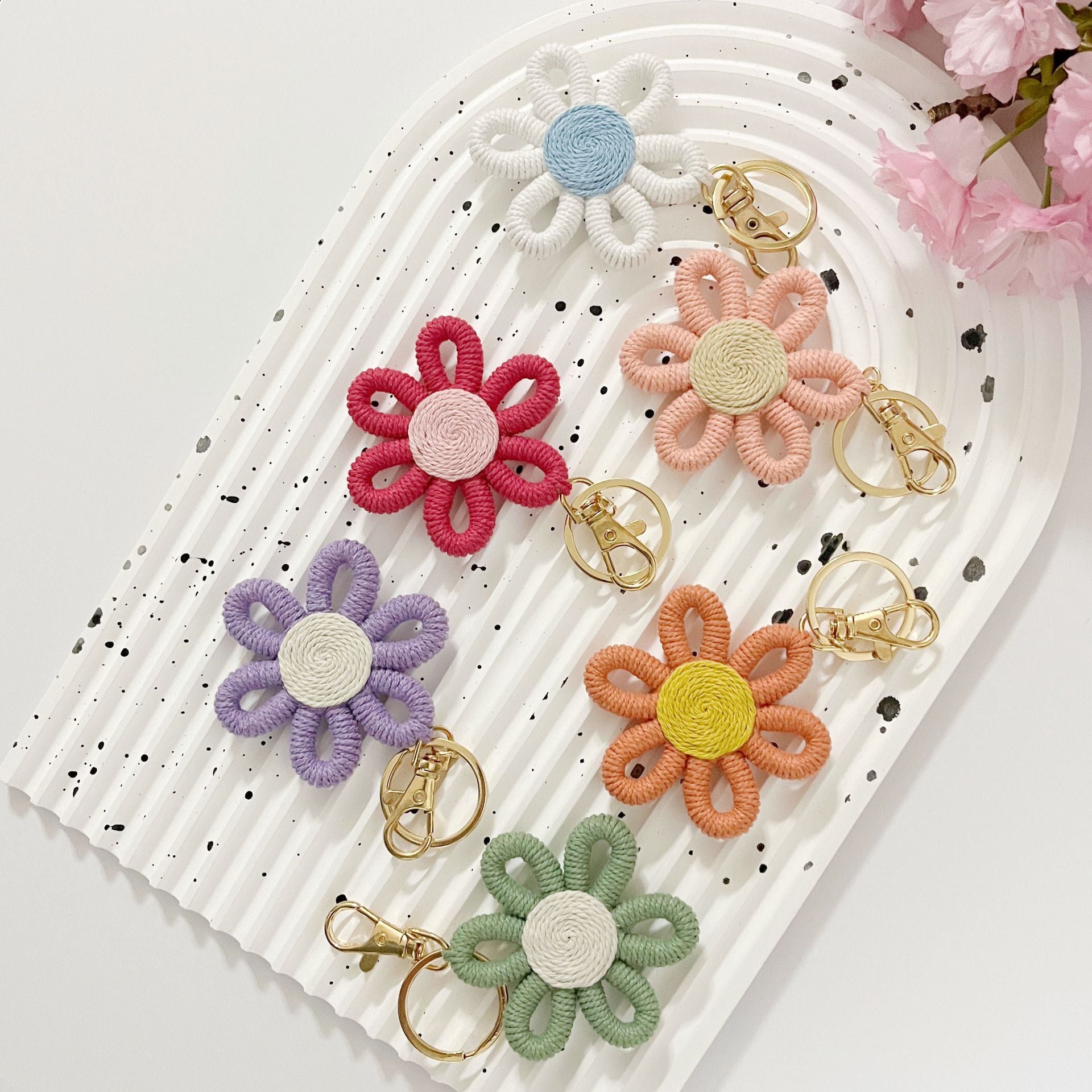 12 Pcs Daisy Party Favors Boho Woven Flowers Keychains Daisy Keychain for Boho Themed Birthday Carnival Party V1192-AZ-W-0507