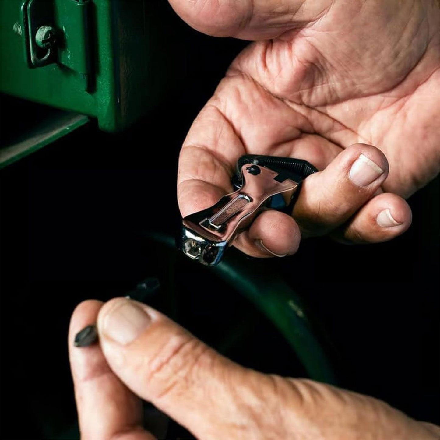Micro Stubby Self-Adjusting Wrench, Ergonomic Short Handle Design Micro Stubby Wrench - Self Adjusting Pipe V1192-AZ-W-4007