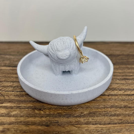 Highland Cow Ring Holder with Circular Dish Scottish Cow Statue Wedding Engagement Holder Calf Jewelry V1195-V3DOY000442B