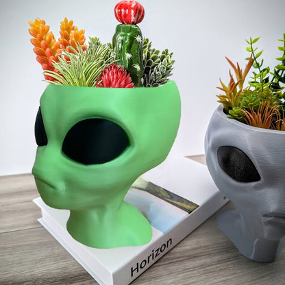 Alien Planter - Alien Bust Plant Pot - Scifi Indoor Planters - Space Indoor Home Decor - Cool Planters - V1195-V3DOY000452GREEN