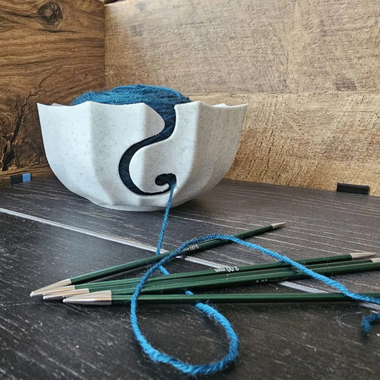A 3D-printed yarn bowl to accompany your knitting and crochet time. White. V1195-VYY0046